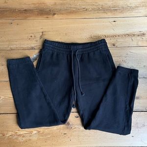 Aritizia Black Cozy Fleece Boyfriend Sweatpants